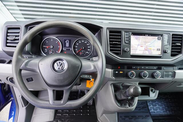 Volkswagen CRAFTER 35 140pk L3H3/L2H2 Navigatie Trekhaak Parkeersensoren Stoelverwarming Airco