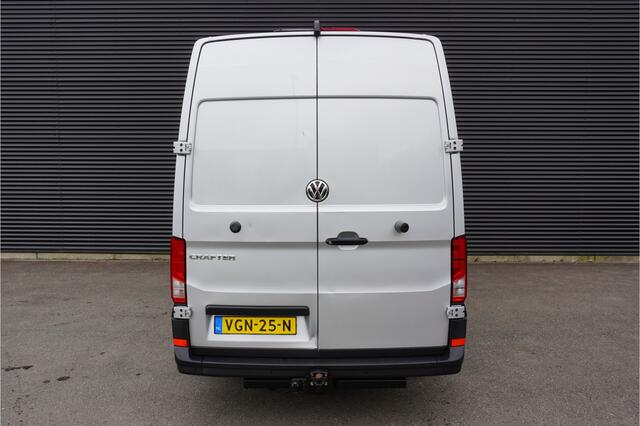 Volkswagen CRAFTER L3H3/L2H2 Trekhaak Camera Navigatie Parkeersensoren Cruise control Airco 3-Zits