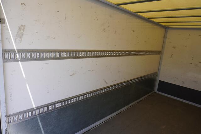 Volkswagen CRAFTER 177pk Automaat Bakwagen Laadklep Airco Apple Carplay Camera Navigatie Koffer LBW