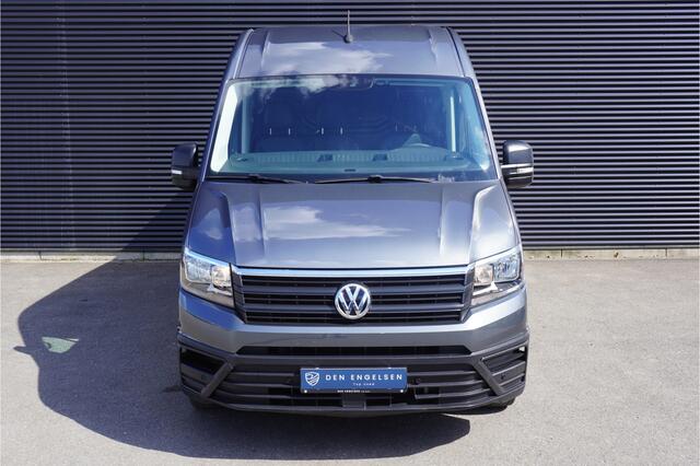 Volkswagen CRAFTER 35 180pk Automaat L3H3/L2H2 Apple Carplay Camera Parkeersensoren Trekhaak Navigatie 3-Zits Cruise control Airco