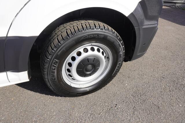 Volkswagen CRAFTER 140pk Automaat L3H2/L2H1 Apple Carplay Camera Navigatie Cruise control 270°C Deuren