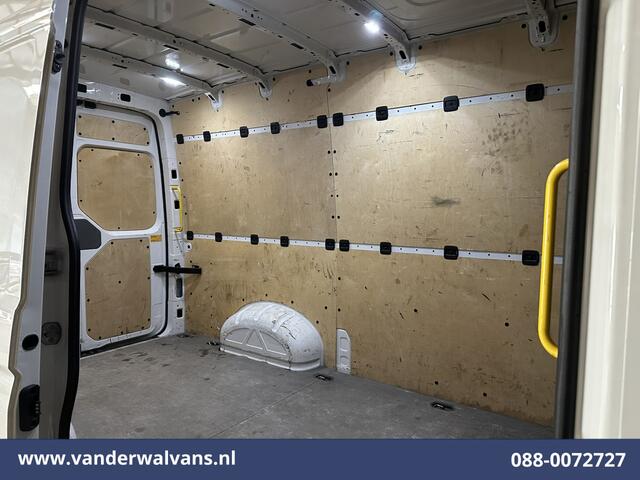 Volkswagen CRAFTER 2.0 TDI L3H3 L2H2 Euro6 Airco | Apple Carplay | Android Auto | Parkeersensoren Bijrijdersbank