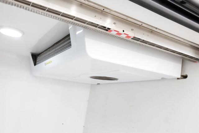 Volkswagen CRAFTER 35 2.0 TDI 140pk L4H3 (L3H2) Maxi Koelwagen Airco/Navi/Camera 11-2022