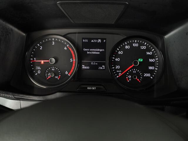 Volkswagen CRAFTER 35 2.0 TDI L3H3 Highline EURO VI 140 pk | Dode hoek detentie | Trekhaak | Verwarmde voorruit