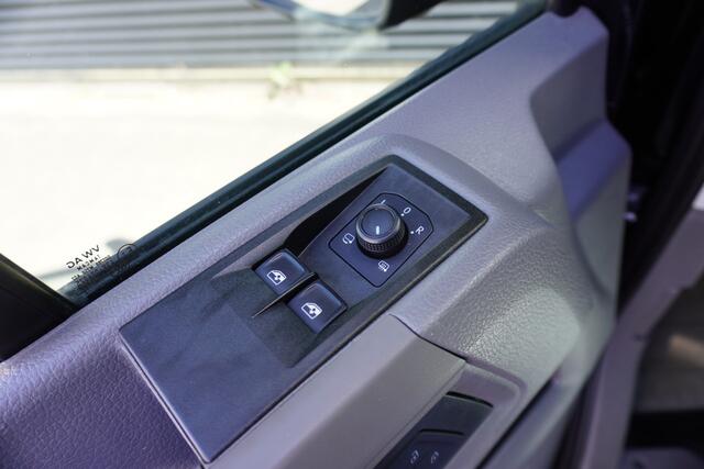 Volkswagen CRAFTER 35 180pk Automaat L4H3/L3H2 Parkeersensoren Camera 2-zits Apple Carplay