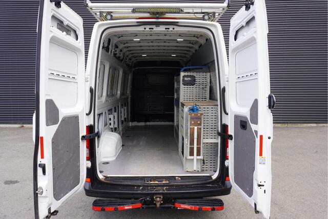 Volkswagen CRAFTER 180pk L4H3/L3H2 LED Imperiaal werkplaats inrichting Cruise control Trekhaak Camera