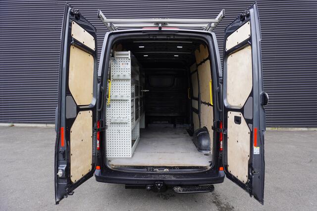 Volkswagen CRAFTER 35 180pk Automaat L3H3/L2H2 Apple Carplay LED Trekhaak Camera Parkeersensoren Imperiaal Cruise control Airco