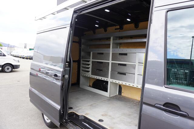 Volkswagen CRAFTER 35 180pk Automaat L3H3/L2H2 Apple Carplay LED Trekhaak Camera Parkeersensoren Imperiaal Cruise control Airco