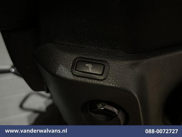 Volkswagen CRAFTER 2.0 TDI 141pk L3H3 L2H2 Euro6 Airco | Camera | Apple Carplay | Massagestoel | Cruisecontrol Android Auto, Chauffeurstoel