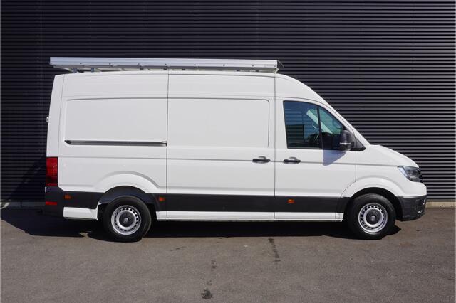 Volkswagen CRAFTER 140pk Automaat L3H3/L2H2 LED Navigatie Trekhaak Apple Carplay Camera Imperiaal Airco Cruise control