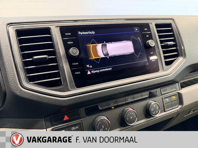 Volkswagen CRAFTER 35 2.0 TDI L3H3 Highline 140pk | Nav | Trekhaak | PDC