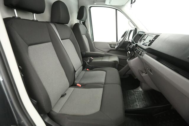 Volkswagen CRAFTER 2.0 TDI L3H3 177PK | 3000kg Trekgew. | DSG | Airco | Adap. Cruise | Camera | Carplay | 3 Zits | Trekhaak