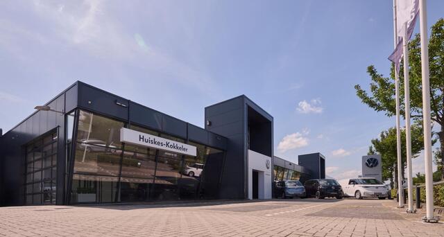 Volkswagen CRAFTER 2.0 TDI 140pk L3H2 Highline | Camera | Trekhaak | Betimmering | BPM-vrij | Navi draadloos AppleCarplay/AndroidAuto | Bijrijdersbank