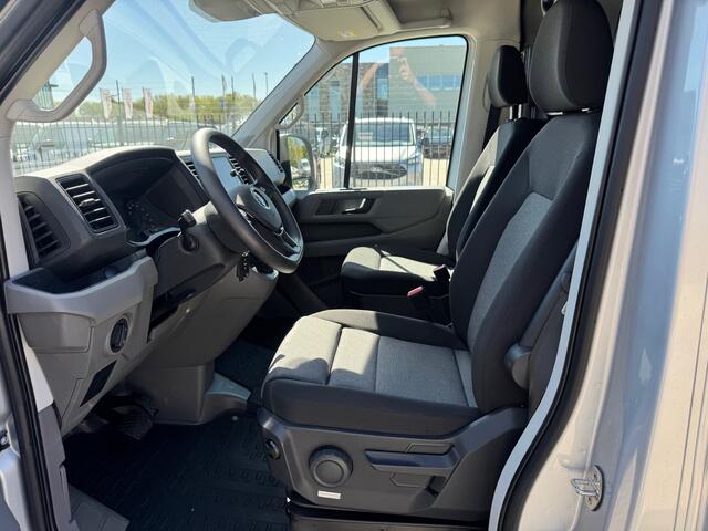 Volkswagen CRAFTER 35 2.0 TDI L3H3 140pk Automaat - ACC - LED - Geveerde Stoel - Carplay - Camera - Betimmering - Rijklaar