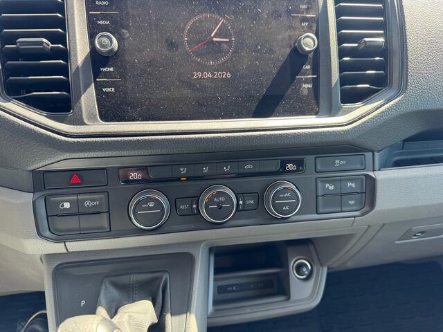 Volkswagen CRAFTER 35 2.0 TDI L4H3 140pk Automaat - ACC - LED - Geveerde Stoel - Carplay - Camera - Betimmering - Rijklaar