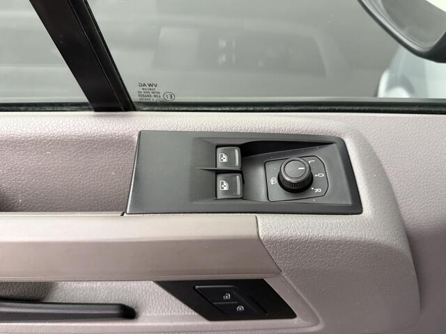 Volkswagen CRAFTER 2.0TDI 140PK L3H3 Highline | Navigatie | Airco | Cruise | 3000KG Trekhaak