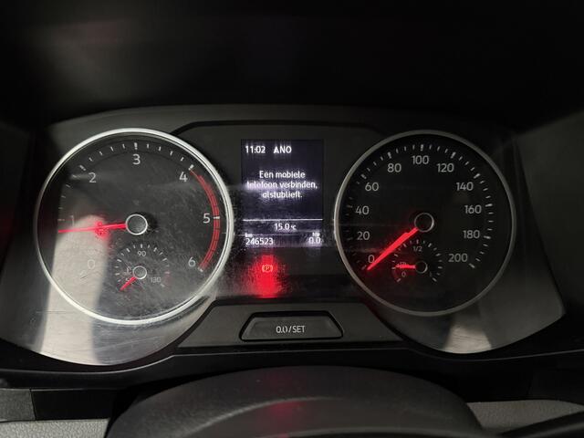 Volkswagen CRAFTER 2.0TDI 140PK L3H3 Highline | Navigatie | Airco | Cruise | 3000KG Trekhaak