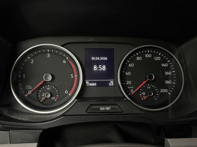 Volkswagen CRAFTER 2.0TDI 177PK Automaat L3H2 Highline | Trekhaak 3000Kg | Airco | Navigatie | Camera | Multimedia | Betimmering