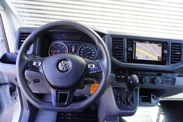 Volkswagen CRAFTER 180pk Automaat L3H3/L2H2 Apple Carplay Camera Trekhaak Parkeersensoren Airco Cruise control