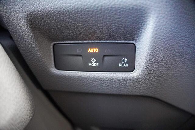 Volkswagen CRAFTER 2.0 TDI 140 pk DSG Aut. L3H2 nwe Model, Navi LED Koplampen, 270 Graden Deuren, PDC V+A, BPM vrij, 3-Zits