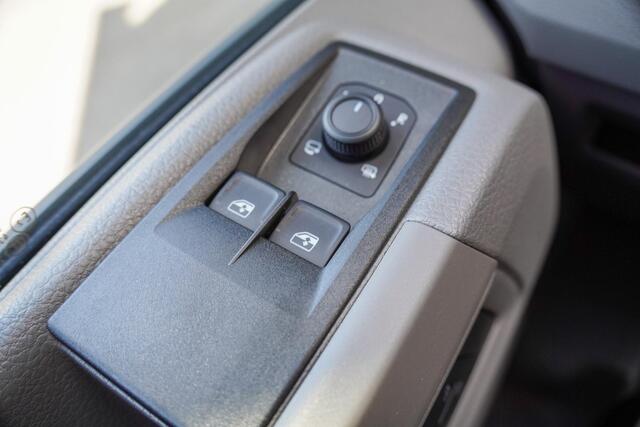 Volkswagen CRAFTER 2.0 TDI 140 pk DSG Aut. L3H2 nwe Model, Navi LED Koplampen, 270 Graden Deuren, PDC V+A, BPM vrij, 3-Zits