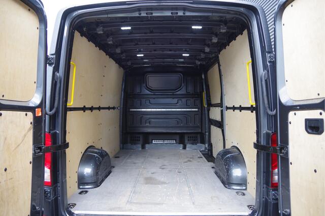 Volkswagen CRAFTER 35 2.0 TDI L3H2(L2H1) 177PK AUT. LEDER, CAMERA, CRUISE, CARPLAY, NAVI, ERGO ACTIVE STOELEN, AIRCO, NAVI