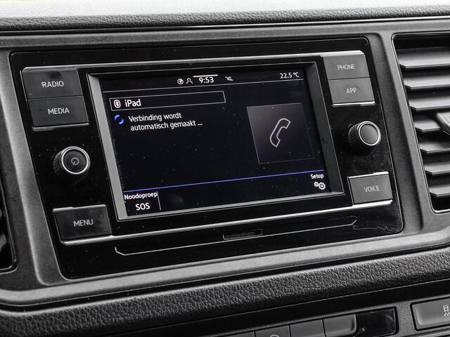 Volkswagen CRAFTER 30 2.0 TDI 140pk DSG L3H3 Highline · Camera · Cruise Control · Trekhaak · P-Sensoren · Apple/Android Car Play · 3 Zitplaatsen · Garantie t/m 04-09-2028 of 120.000km