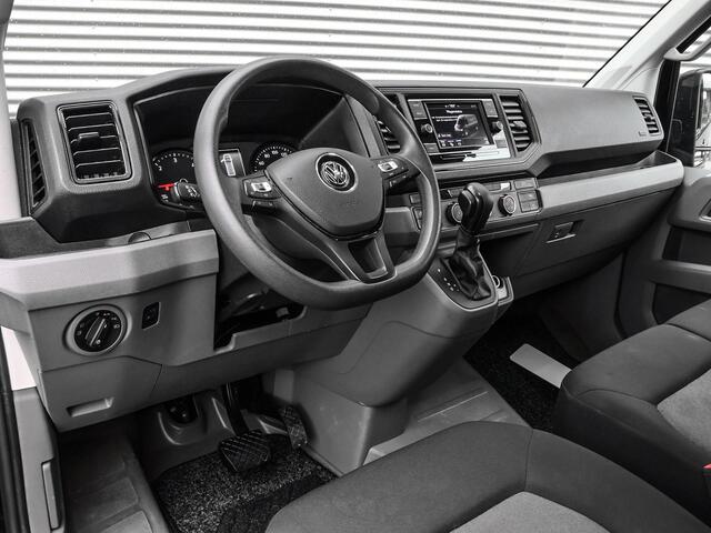 Volkswagen CRAFTER 30 2.0 TDI 140pk DSG L3H3 Highline · Camera · Cruise Control · Trekhaak · P-Sensoren · Apple/Android Car Play · 3 Zitplaatsen · Garantie t/m 04-09-2028 of 120.000km