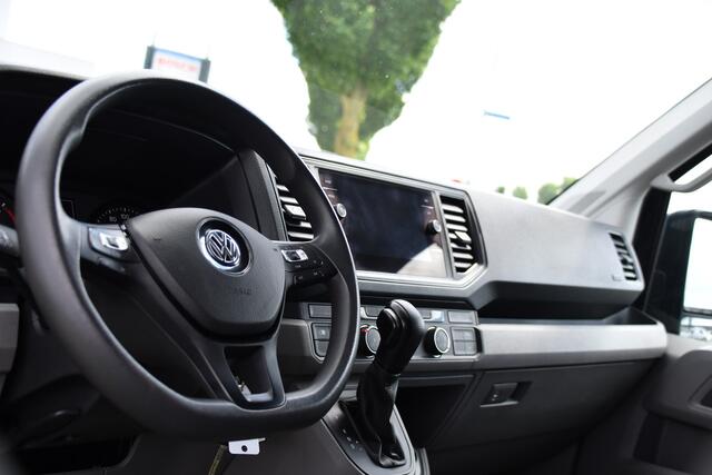 Volkswagen CRAFTER 35 2.0 TDI L3H3 Black Edition Camera, Cruise, Carplay, Trekhaak, 177pk, Multimedia, Geveerde stoel, Uniek!