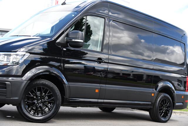 Volkswagen CRAFTER 35 2.0 TDI L3H3 Black Edition Camera, Cruise, Carplay, Trekhaak, 177pk, Multimedia, Geveerde stoel, Uniek!