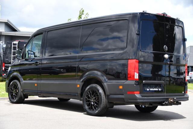 Volkswagen CRAFTER 35 2.0 TDI L3H2 Black Edition Camera, Cruise, Carplay, LED, Stoelverwarming, 177pk, Automaat, Clima, Trekhaak, Voorruit verwarming, Uniek!