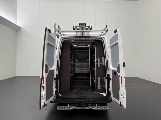 Volkswagen CRAFTER 2.0TDI 140PK L3H3 "Van den Born" Glasresteel | Imperiaal | Trekhaak | Navigatie | Camera | Airco | Cruise