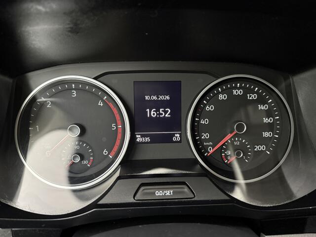 Volkswagen CRAFTER 2.0TDI 140PK L3H3 "Van den Born" Glasresteel | Imperiaal | Trekhaak | Navigatie | Camera | Airco | Cruise
