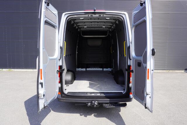 Volkswagen CRAFTER 180pk Automaat LED Apple carplay Camera Navigatie Trekhaak Standkachel
