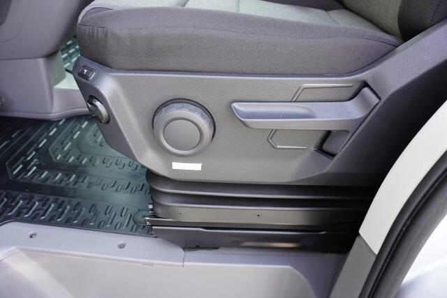 Volkswagen CRAFTER 180pk Automaat LED Apple carplay Camera Navigatie Trekhaak Standkachel