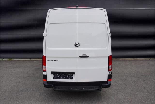 Volkswagen CRAFTER L3H3/L2H2 140pk Automaat Apple carplay Camera Parkeersensren 3-zits Cruise control