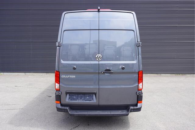 Volkswagen CRAFTER 180pk RWD L4H3/L3H2 Apple carplay Camera Navigatie Parkeersensoren LED 3-zits