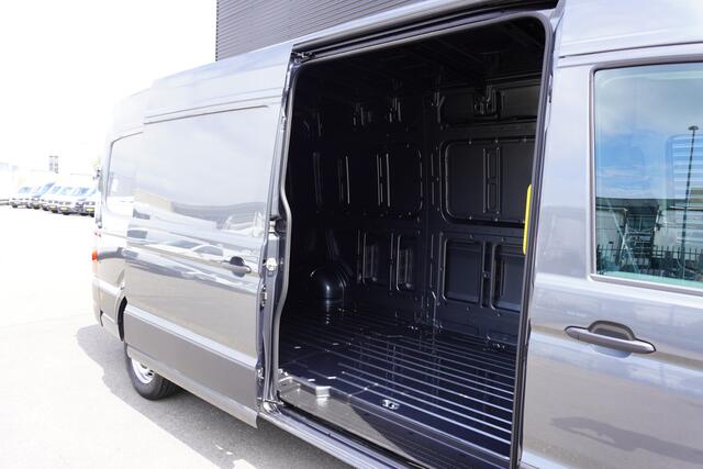 Volkswagen CRAFTER 180pk RWD L4H3/L3H2 Apple carplay Camera Navigatie Parkeersensoren LED 3-zits