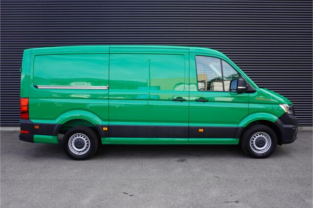 Volkswagen CRAFTER 163pk RWD Automaat L3H2/L2H1 Apple carplay Camera Navigatie LED 3-Zits 3500kg Trekgewicht