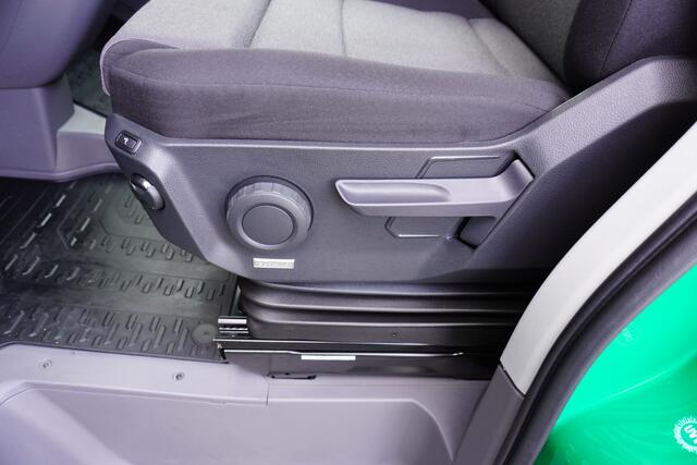 Volkswagen CRAFTER 163pk RWD Automaat L3H2/L2H1 Apple carplay Camera Navigatie LED 3-Zits 3500kg Trekgewicht