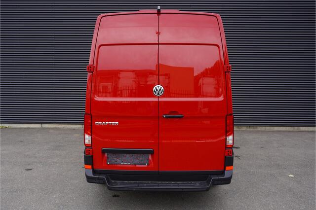 Volkswagen CRAFTER 140pk Automaat L3H3/L2H2 Apple Carplay Camera Stoelverwarming Cruise control Sidebars