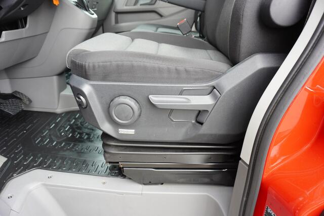 Volkswagen CRAFTER 140pk Automaat L3H3/L2H2 Apple Carplay Camera Stoelverwarming Cruise control Sidebars