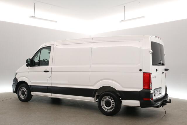 Volkswagen CRAFTER 2.0 TDI L3H2 140PK | Airco | 3 Zits | Carplay | Trekhaak