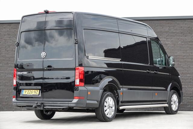 Volkswagen CRAFTER L3H3 | 2.0Tdi 102Pk | Achteruitrijcamera | Sidebars | 17'' | Deep Black