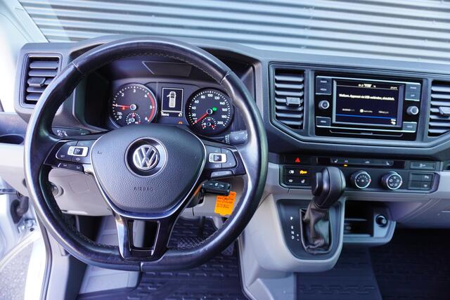 Volkswagen CRAFTER 180pk Automaat L3H2/L2H1 LED Apple Carplay Parkeersensoren Stoel+stuur verwarming Cruise control ACC