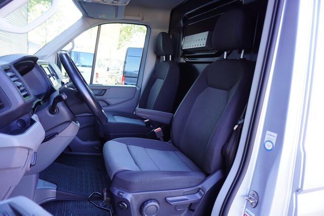 Volkswagen CRAFTER 180pk Automaat L3H2/L2H1 LED Apple Carplay Parkeersensoren Stoel+stuur verwarming Cruise control ACC