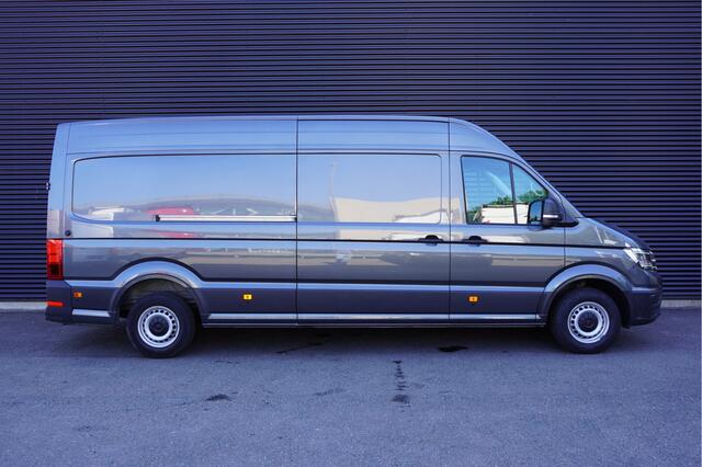 Volkswagen CRAFTER 180pk L4H3/L3H2 LED Apple Carplay Camera Parkeersensoren Navigatie Trekhaak Stoelverwarming