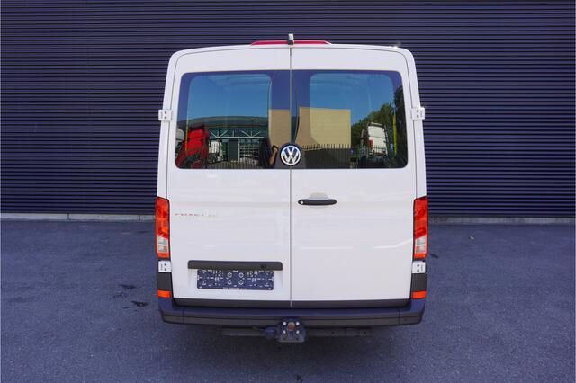 Volkswagen CRAFTER 163pk RWD Automaat L3H2/L2H1 LED 3500kg Trekhaak Navigatie Camera Apple carplay ACC Cruise control Stoelverwarming Standkachel