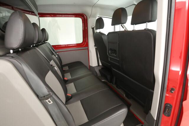 Volkswagen CRAFTER MAN TGE 2.0 TDI 140PK L3H2 | DC | 7 Zits | Airco | Camera | 3000kg Trekgew. | Cruise | Carplay | Trekhaak