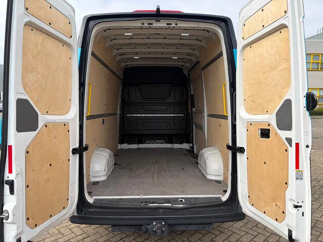 Volkswagen CRAFTER 140pk l3h3 (l2 h2) airco camera 78000km